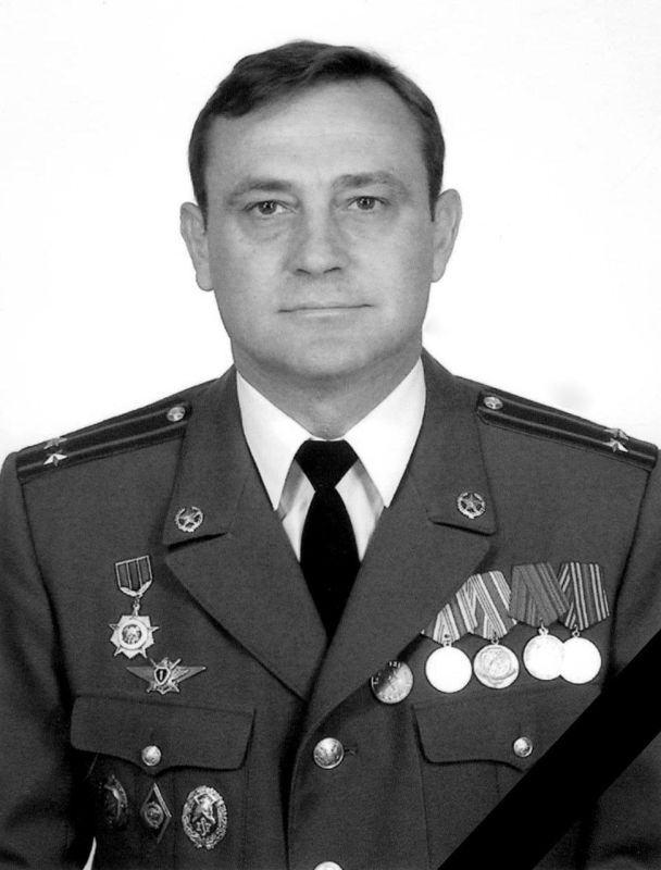 С глубокой скорбью сообщаем о кончине подполковника внутренней службы АРСИРИЯ ОЛЕГА СТЕПАНОВИЧА, человека, посвятившего свою жизнь борьбе с огненной стихией и спасению людей