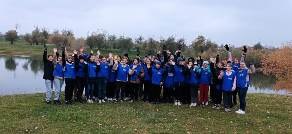 10 километров реки очистили школьники из Ташлыка, администрация села и района