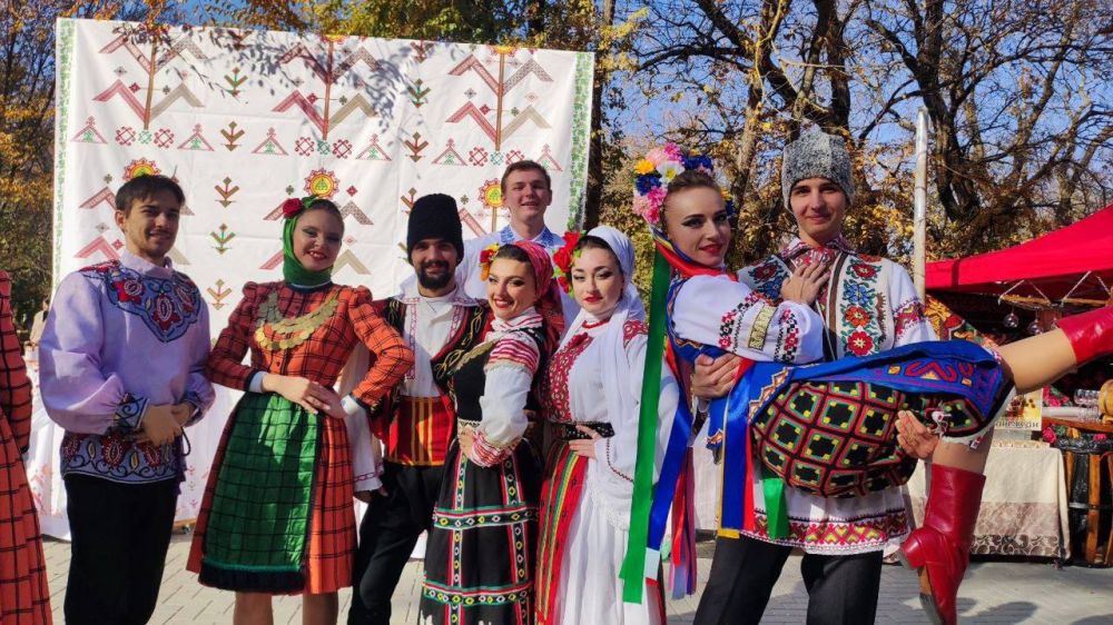 Бендерчане презентовали свой город на фестивале-ярмарке Buсaan zengenii в Гагаузии