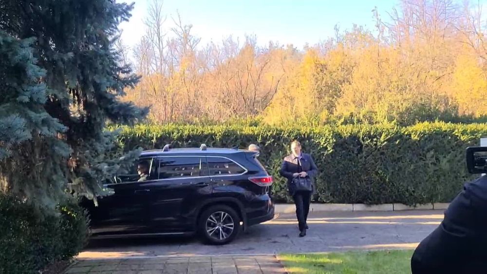 Вице-премьер по реинтеграции Молдовы Олег Серебрян и глава внешнеполитического ведомства Приднестровья Виталий Игнатьев прибыли в офис ОБСЕ в Бендерах на встречу в формате "1+1"