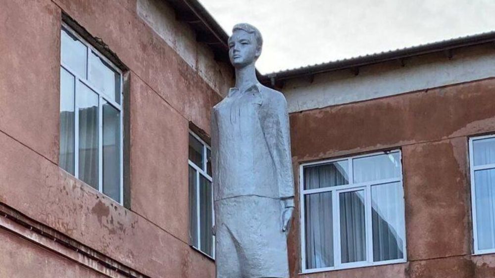 В украинском Белгород-Днестровском "декоммунизировали" памятник Зое Космодемьянской