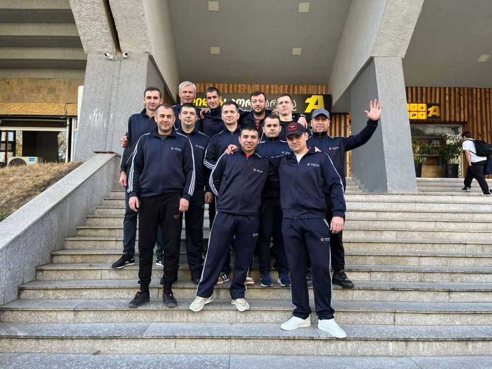 Хоккейная команда Молдавской ГРЭС - на пути в Грузию