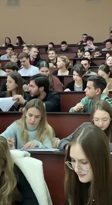 ������ 100 ��������� ��������� ���� ������ �� ������� ������� �������������