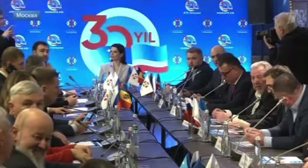 ����� ������� ������ � 30-����� ���������� ���������