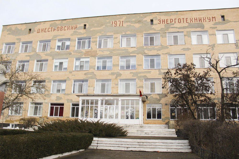 Студентов-сирот временно разместят в общежитии