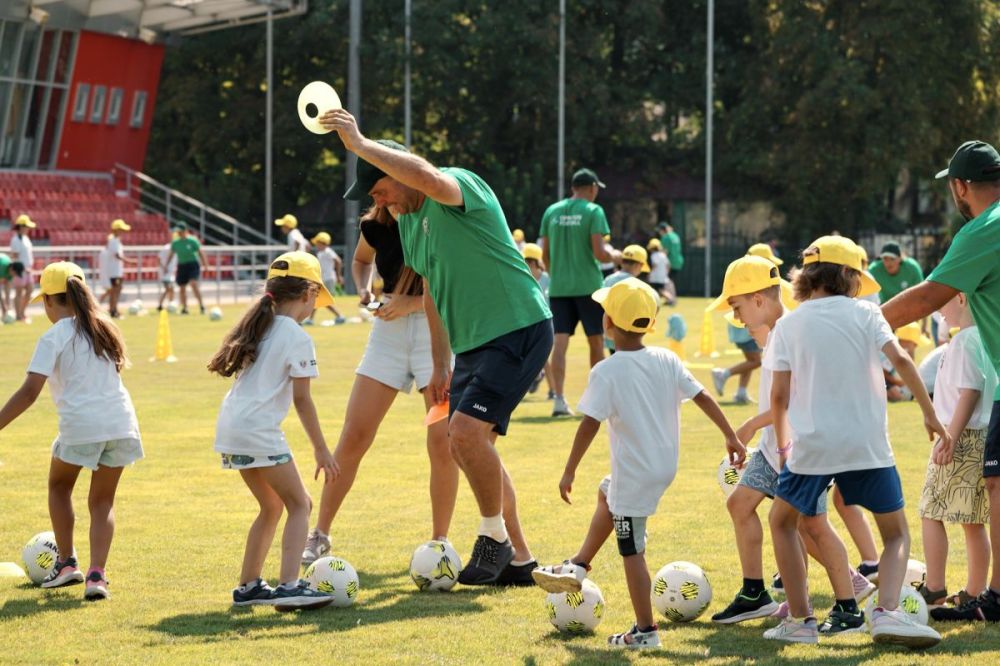 Тренеры из Дубоссар и Каменки подключились к проекту «Открытые веселые футбольные школы»
