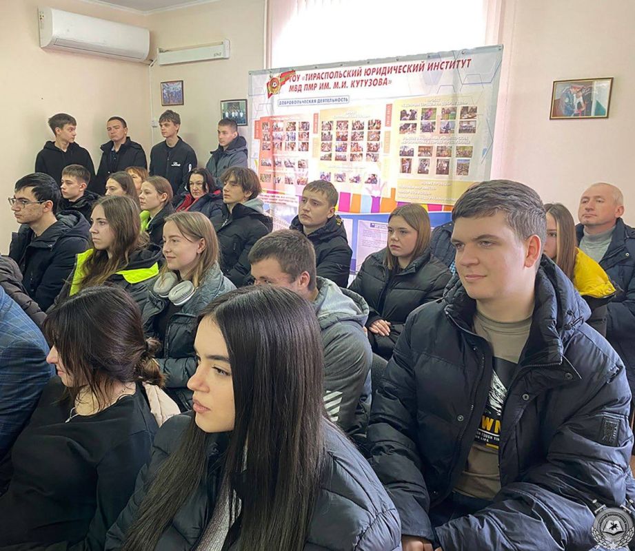 Выбирай, где учиться. Представители Тираспольского юридического института МВД провели встречу со старшеклассниками школ г. Каменка и прилегающих сёл