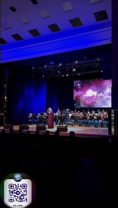 Музыкальное поздравление для всех мужчин от солистки оркестра Ирины Грицишиной