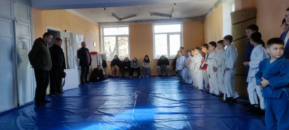 Новости спорта. 21 февраля на базе Каменского ДДЮТ был проведён районный турнир по борьбе дзюдо, посвящённый Дню защитника Отечества и 80-летию Победы в Великой Отечественной войне. В соревнованиях приняли участие 30...