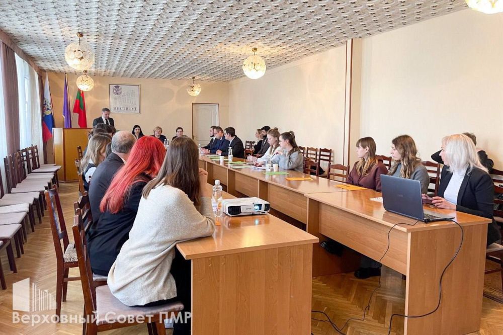 Сегодня в ПГУ прошел круглый стол с участием представителей власти, молодежных организаций и студентов