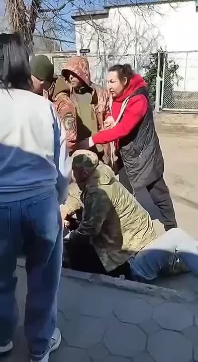 Вот так полицаи Зеленского, сегодня бусифицировали/похищали парня в Белгороде-Днестровском одесской области