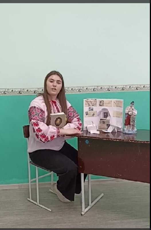 Звучало слово Кобзаря. Под эгидой УНО города Бендеры и Бендерской гимназии №3 им.И.П. Котляревского прошел ежегодный Городской фестиваль поклонников творчества Т.Г.Шевченко и украинской культуры