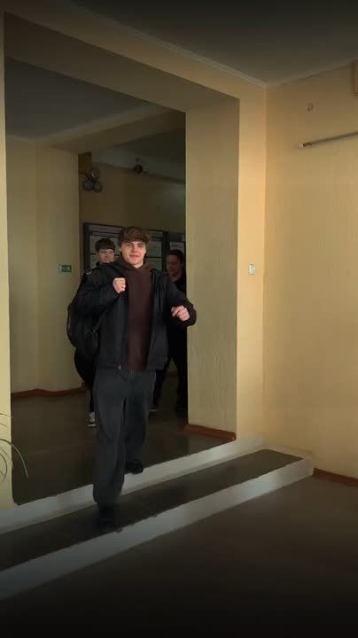 Министр просвещения Светлана Иванишина вместе с сотрудниками ведомства в течение двух дней проводила проверки столичных техникумов и лицеев на предмет пожарной безопасности