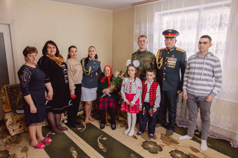 ПРЕДСТАВИТЕЛИ МИНОБОРОНЫ ВРУЧИЛИ МЕДАЛЬ К 80-ЛЕТИЮ ВЕЛИКОЙ ПОБЕДЫ ВЕТЕРАНУ ИЗ РЫБНИЦКОГО РАЙОНА