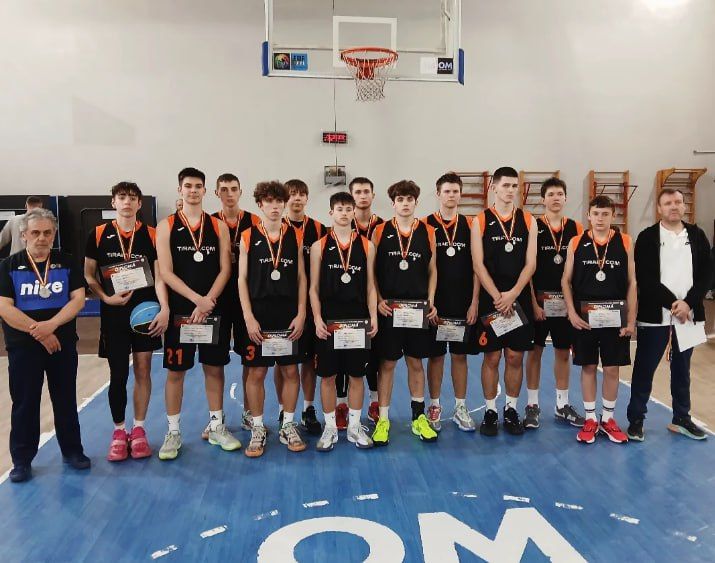        U16