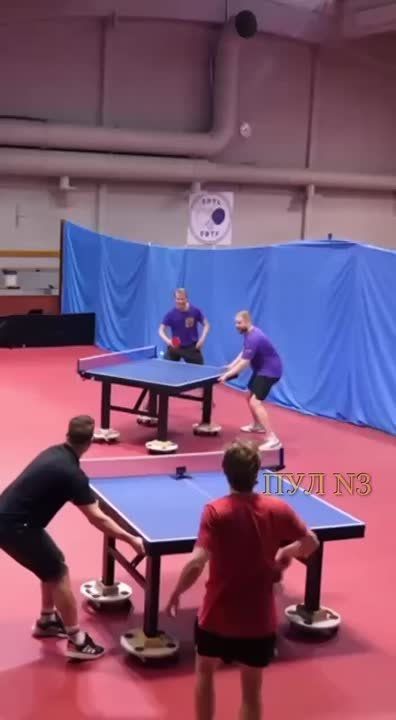 Найден способ добавить динамики настольному теннису: В новой версии у каждой команды своя часть стола, которую можно двигать по площадке, а в игре участвуют четыре игрока