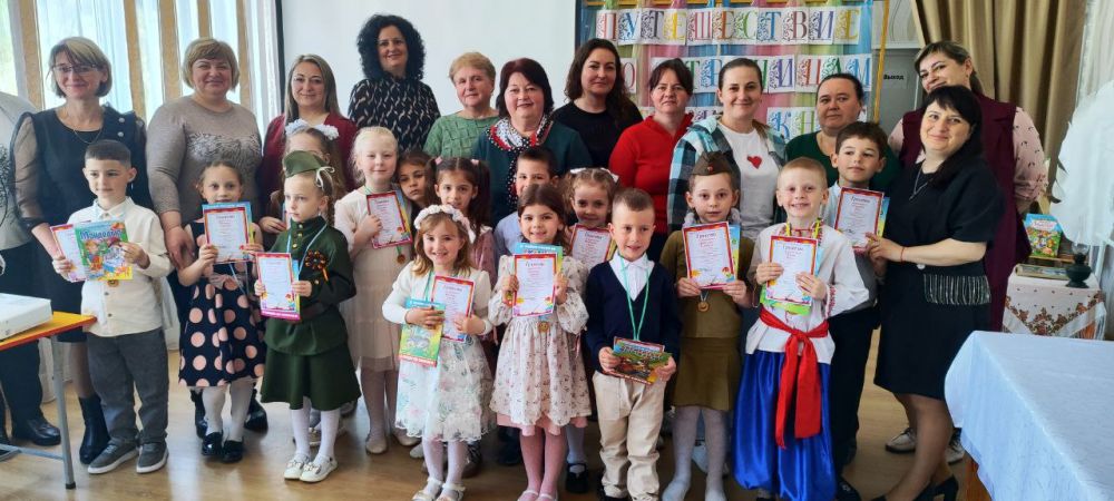 В Каменке на базе детского сада №7 прошёл конкурс юных чтецов «Путешествие по страницам детских книг» среди дошкольников