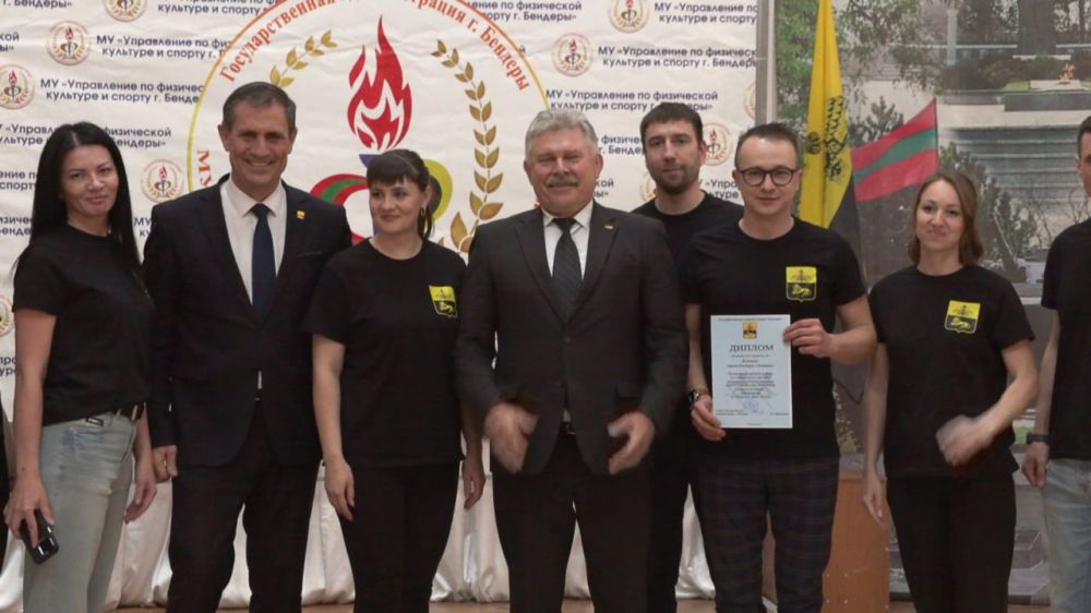 Праздник спортсменов. В Бендерах чествовали «десятку» лучших спортсменов, которые в 2024 году завоевали победы по разным видам спорта: бокс, дзюдо, греко-римская борьба, академическая гребля и не только