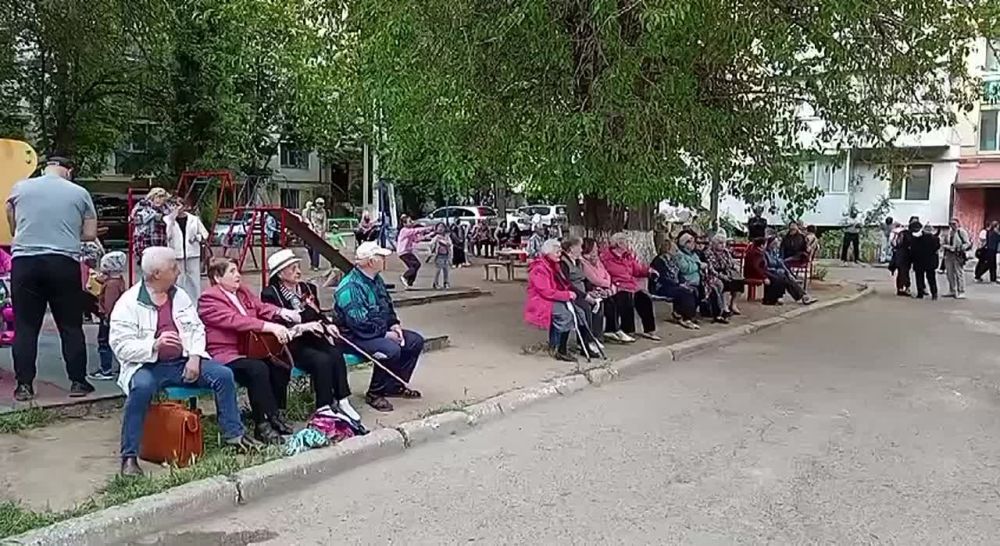     ,   ,      