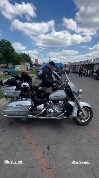 Байкеры собираются на мотопробег