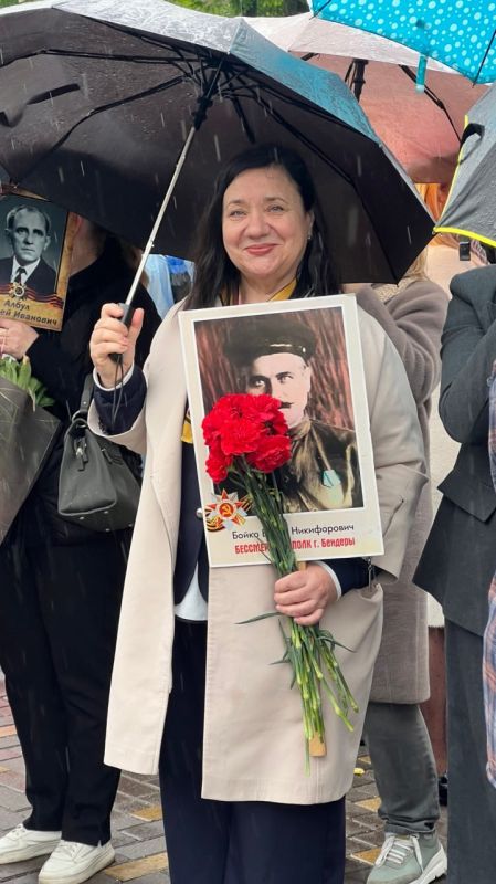 Министр просвещения Светлана Иванишина в строю