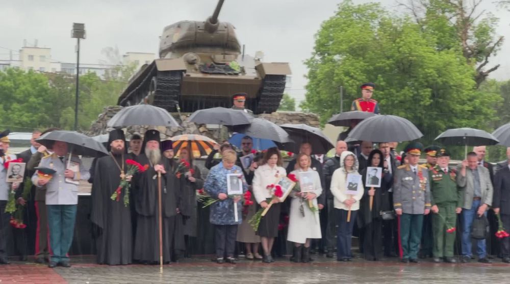 Минута молчания на Мемориале Славы