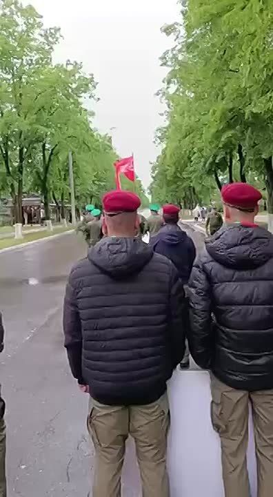 В Каменке колонна «Бессмертного полка» готовится к старту