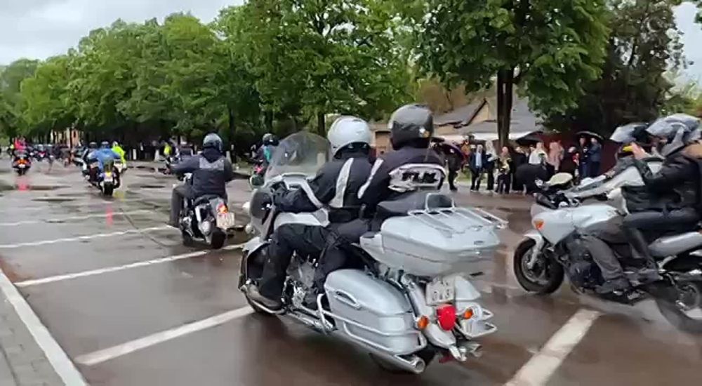 От Каменки до Тирасполя. Байкеры возлагают цветы на всех мемориалах республики