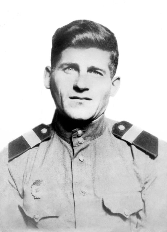 Бессмертный полк. Историей о своем героическом дедушке делится сотрудник министерства