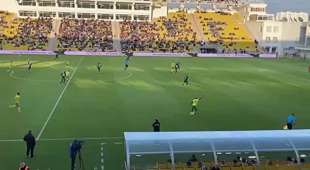 В полуфинале пока по нулям после первых 15 минут и борьбы в центре поля