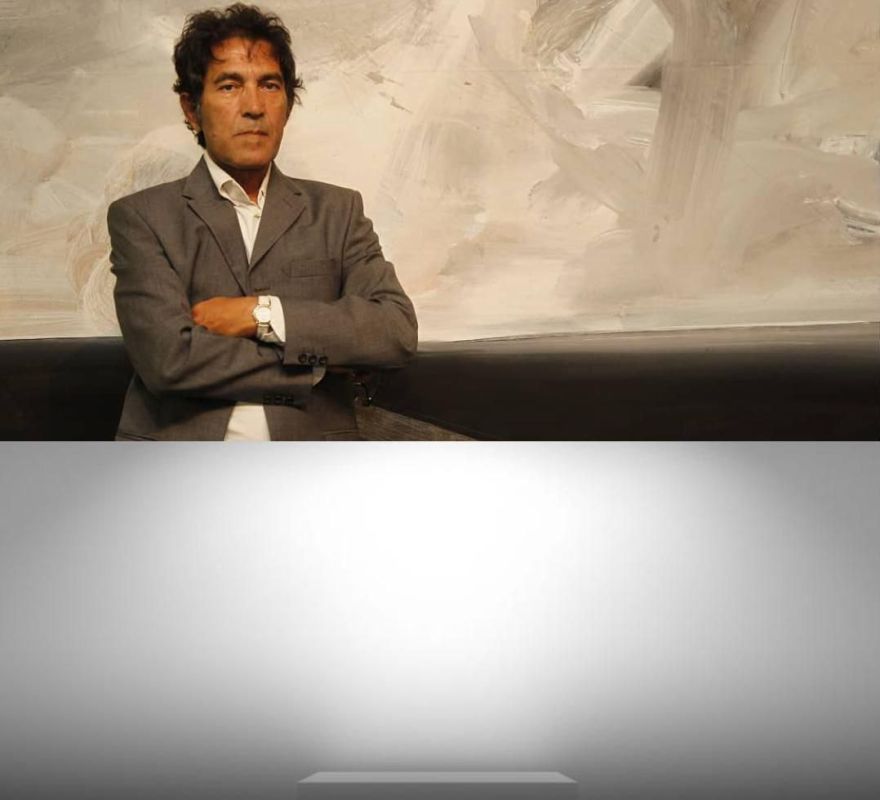 Продал воздух за миллион. Итальянский художник Сальваторе Гарау продал невидимую статую «Io Sono» («Я есть») за 1,5 млн рублей на аукционе Art-Rite