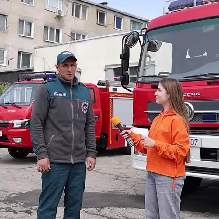       ,        