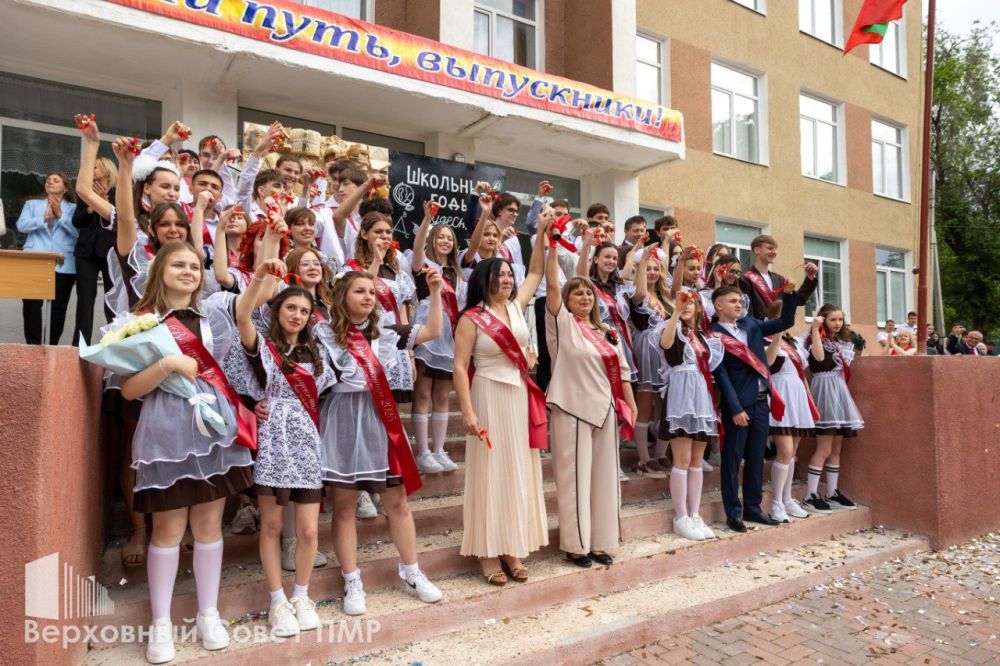 В столичной школе №14 – юбилейный, пятидесятый выпуск