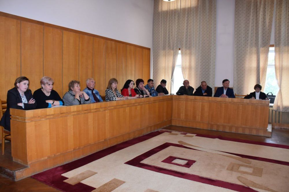 Накануне глава госадминистрации Каменского района и города Каменка Сергей Сокирка провёл встречу с представителями общественных организаций по вопросу внедрения автоматизированной системы оплаты проезда (АСОП) в общественном...