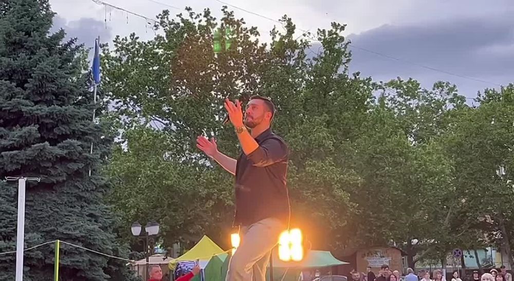 Днестровск в ритме латино. Накануне вечером жители и гости танцевали бачату