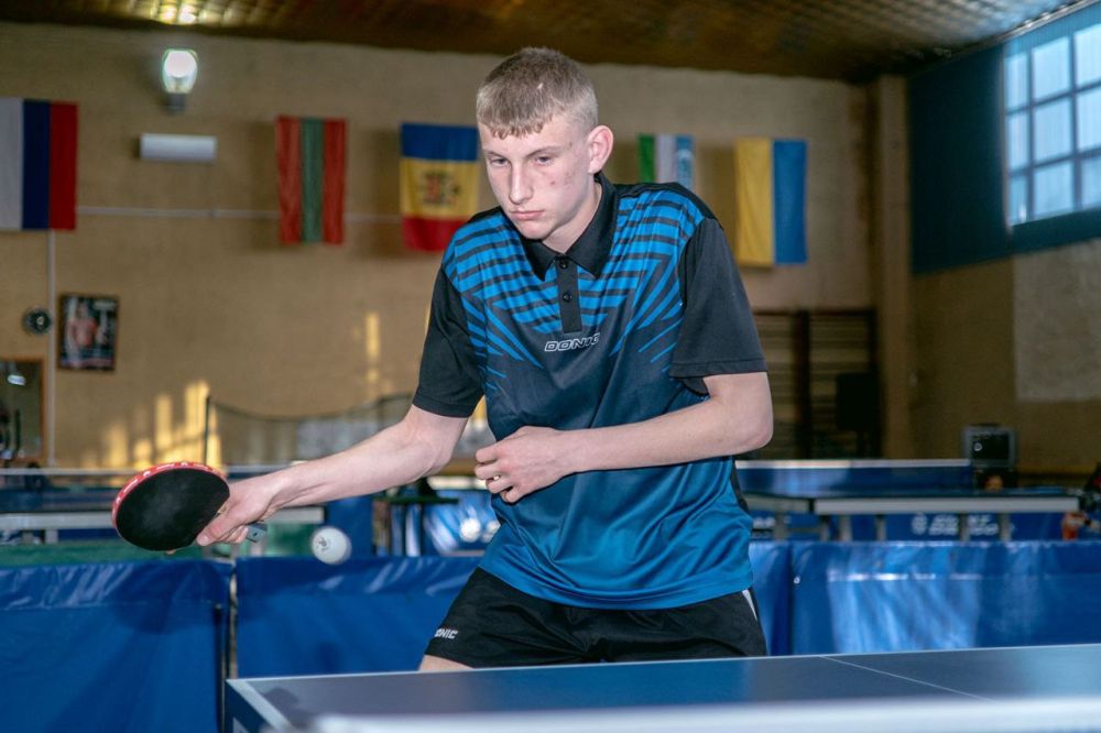 Воспитанник дубоссарской школы настольного тенниса Денис Барбу одержал победу в отборочном турнире и завоевал звание олимпийца, получив единственную путёвку от Молдовы на участие в Олимпийском фестивале молодёжи Европы...