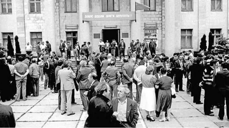 2 июня 1990 года в Парканах состоялся I Съезд депутатов всех уровней Приднестровья