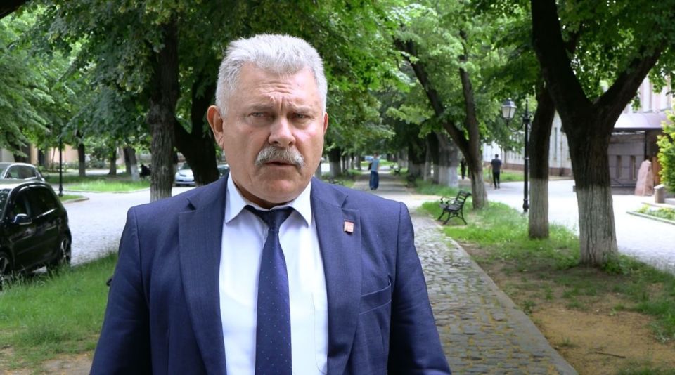 " Мы создали Клуб школьной журналистики и вышли с предложением о создании Клубов школьной дипломатии