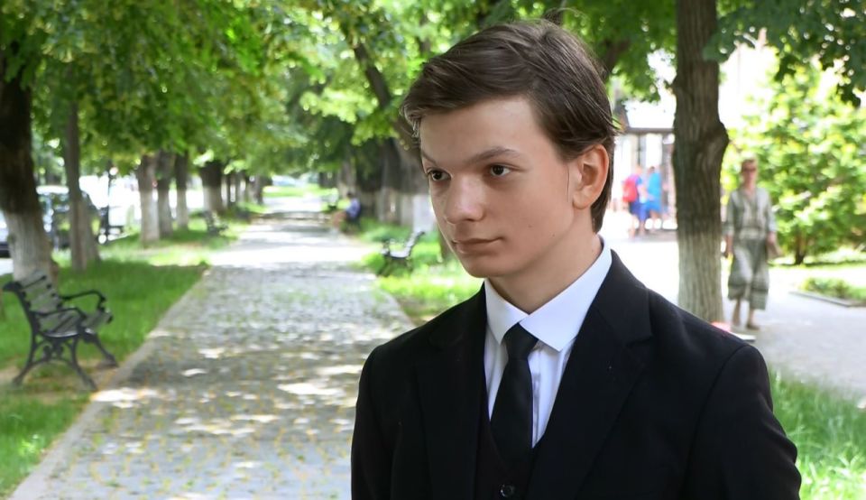 На фото - Андрей Кирман, одиннадцатиклассник из Бендер