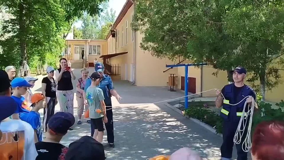    ,  !