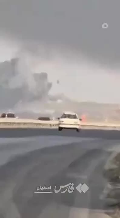 �� ������ ����-�������, ������� ����� ����� 300 ������ �� ��������� ������� �������� �����