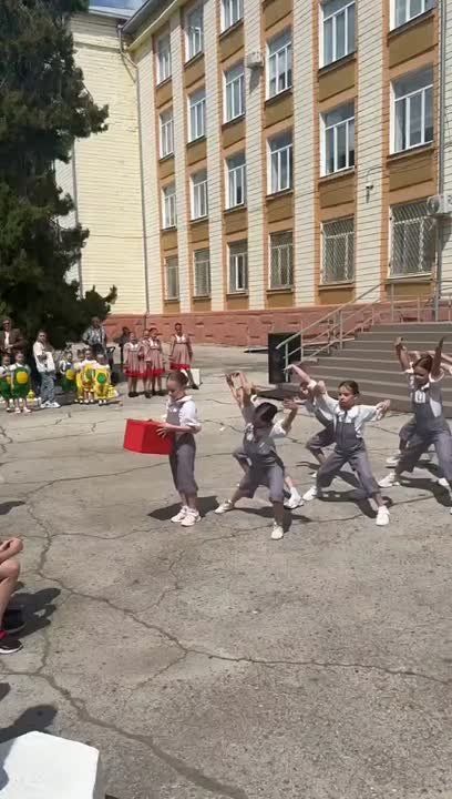 Танцы, песни и мороженное для всех