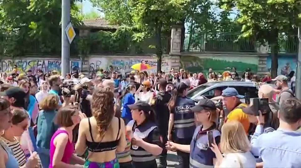 ����� ����� ���� � �������� ������� ������������� ���� �������� �������