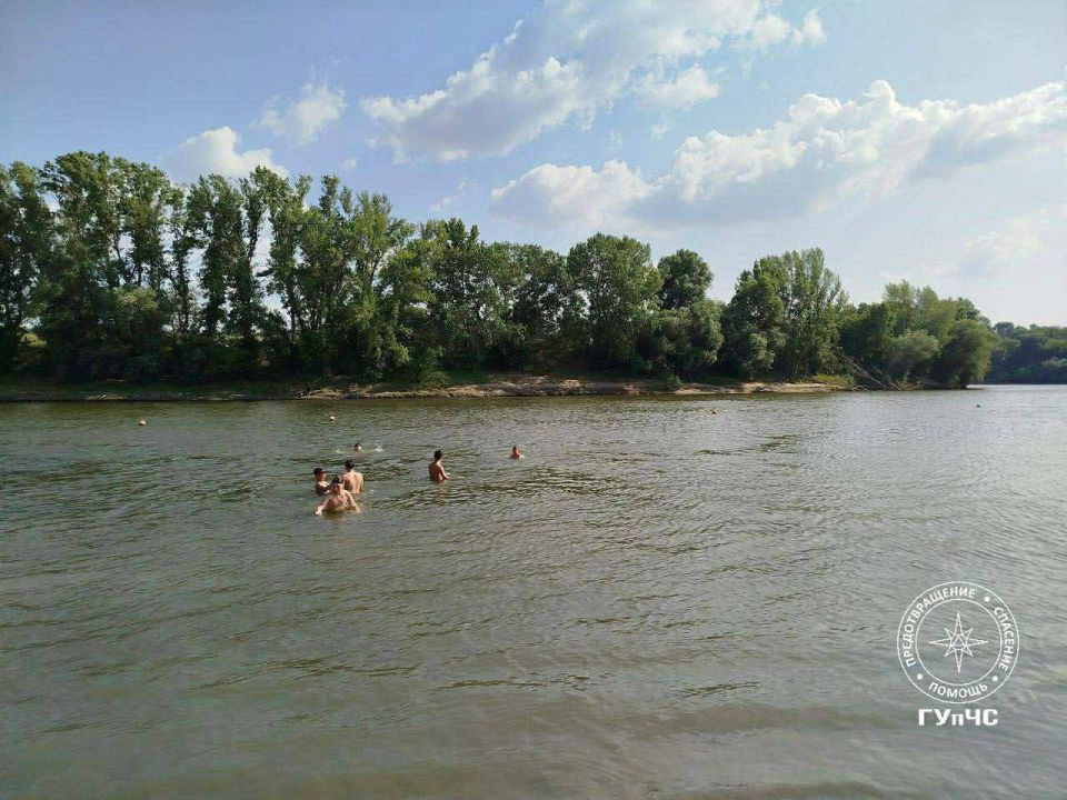 Ещё двух девушек спасли на Днестре