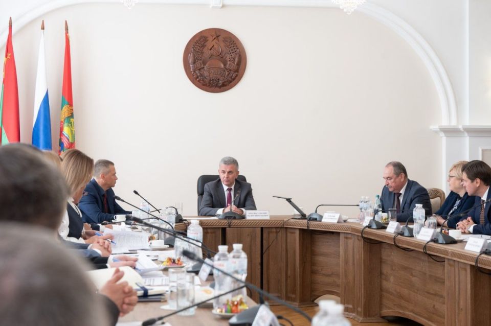 ��������� ����� ��������� � ��������������� �������������� � ��������������� ������, ����������� ����������� �������� � ��������� � �������