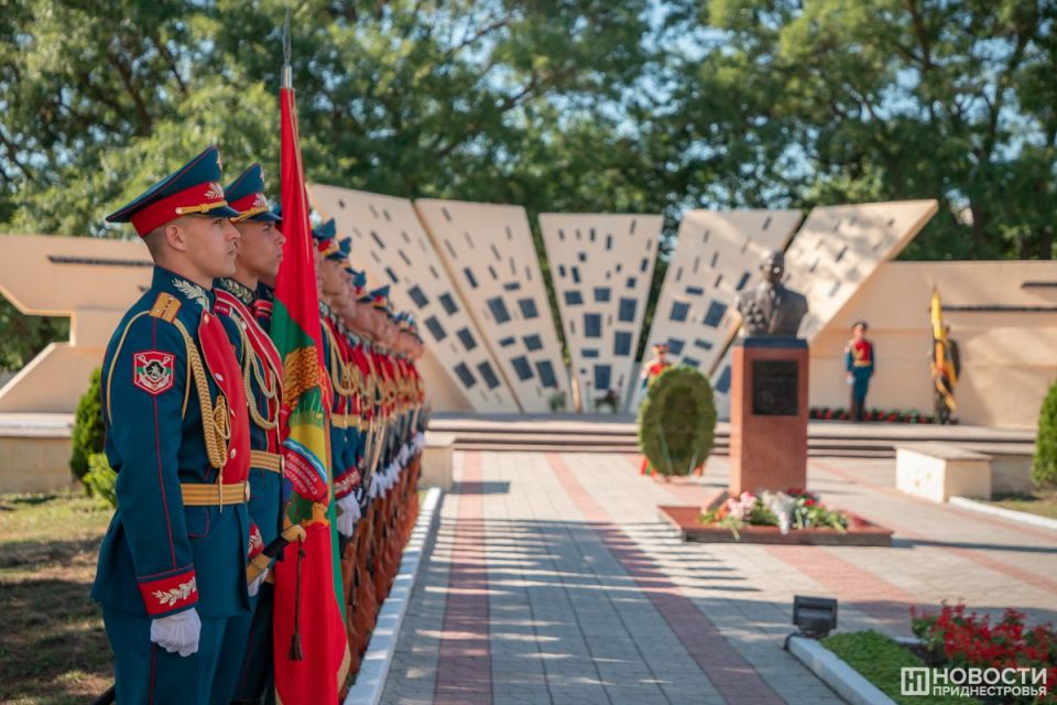 ������ � 33-� ��������� ���������� ��������