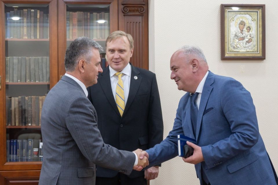 ��������� ��� ����� �������������� ������ ������������� � ������������ ����� ������� � ������� ����� �������