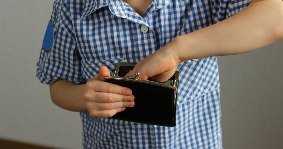 Два 10-летних пацана за час обчистили две маршрутки на пригородной автостанции возле Екатерининского парка