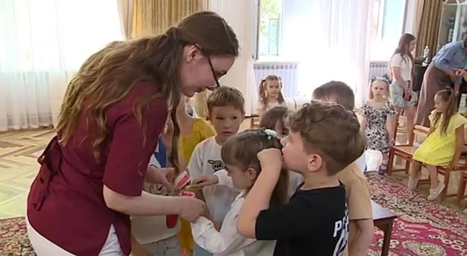 Детсадовцы из садика № 50 сегодня отмечали день зубной щетки вместе со стоматологами