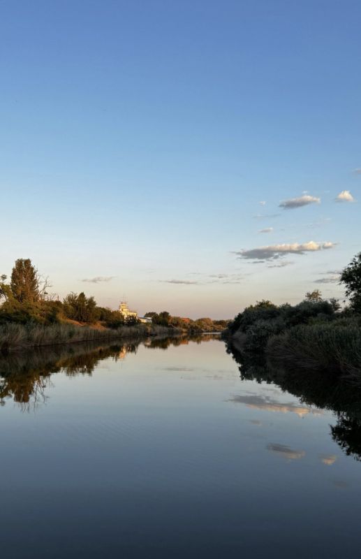 Закат над каналом в Днестровске
